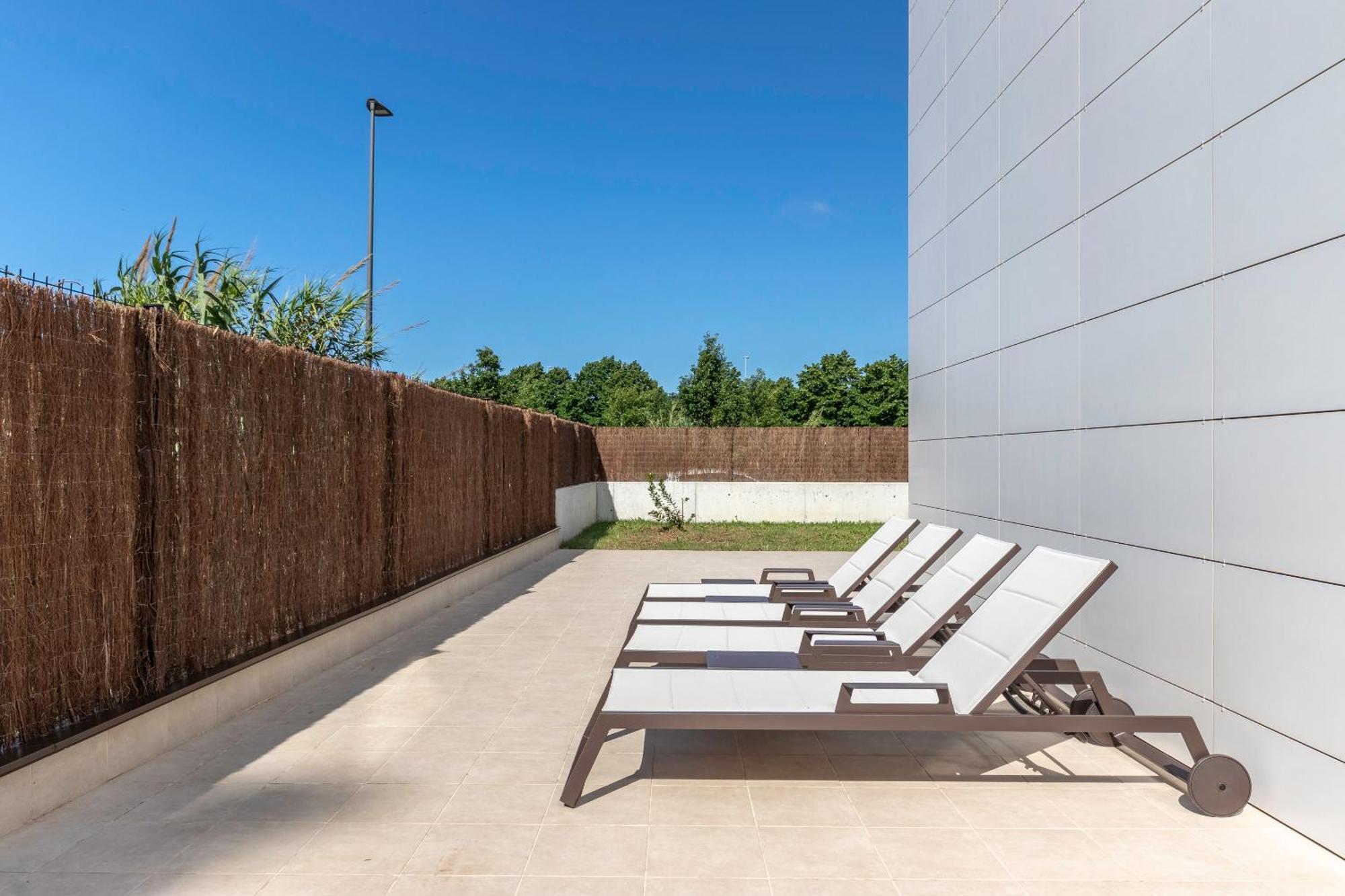Akomodat En Precioso Y Moderno Con Jardin Y Parking Гечо Экстерьер фото