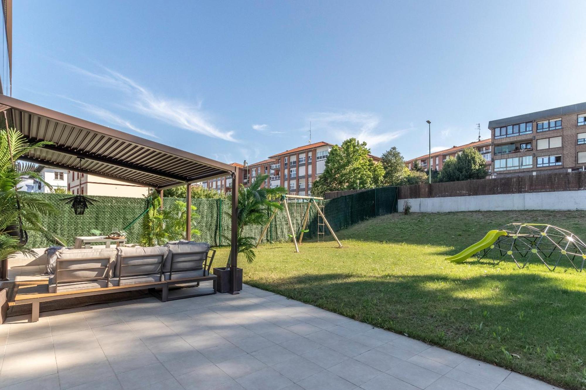 Akomodat En Precioso Y Moderno Con Jardin Y Parking Гечо Экстерьер фото